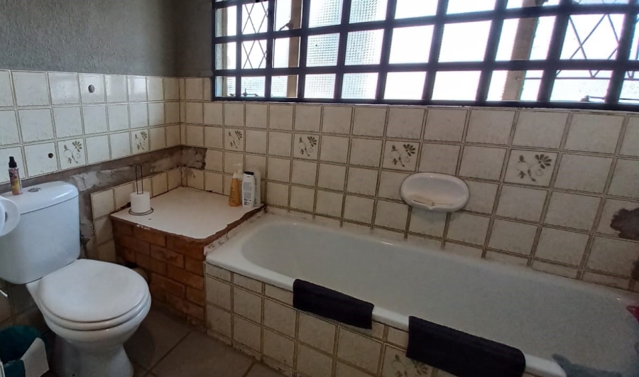 3 Bedroom Property for Sale in Roosheuwel North West